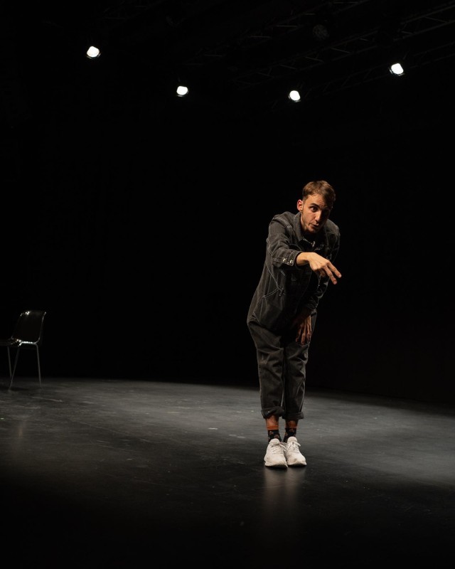 Image from La révérence